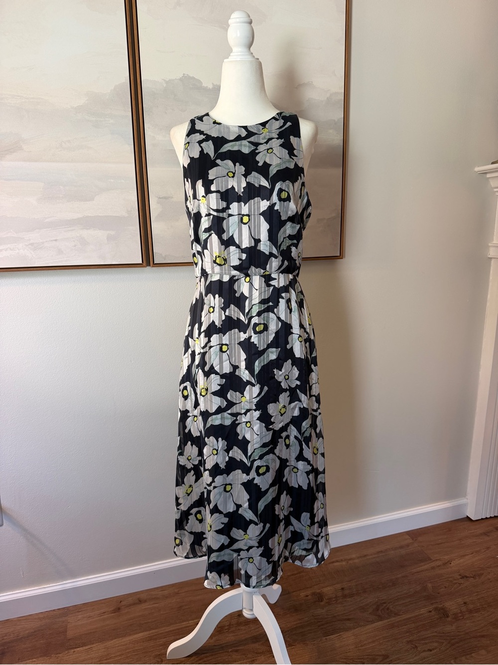 Banana Republic Gorgeous Navy Floral Sleeveless Midi Dress Size 4